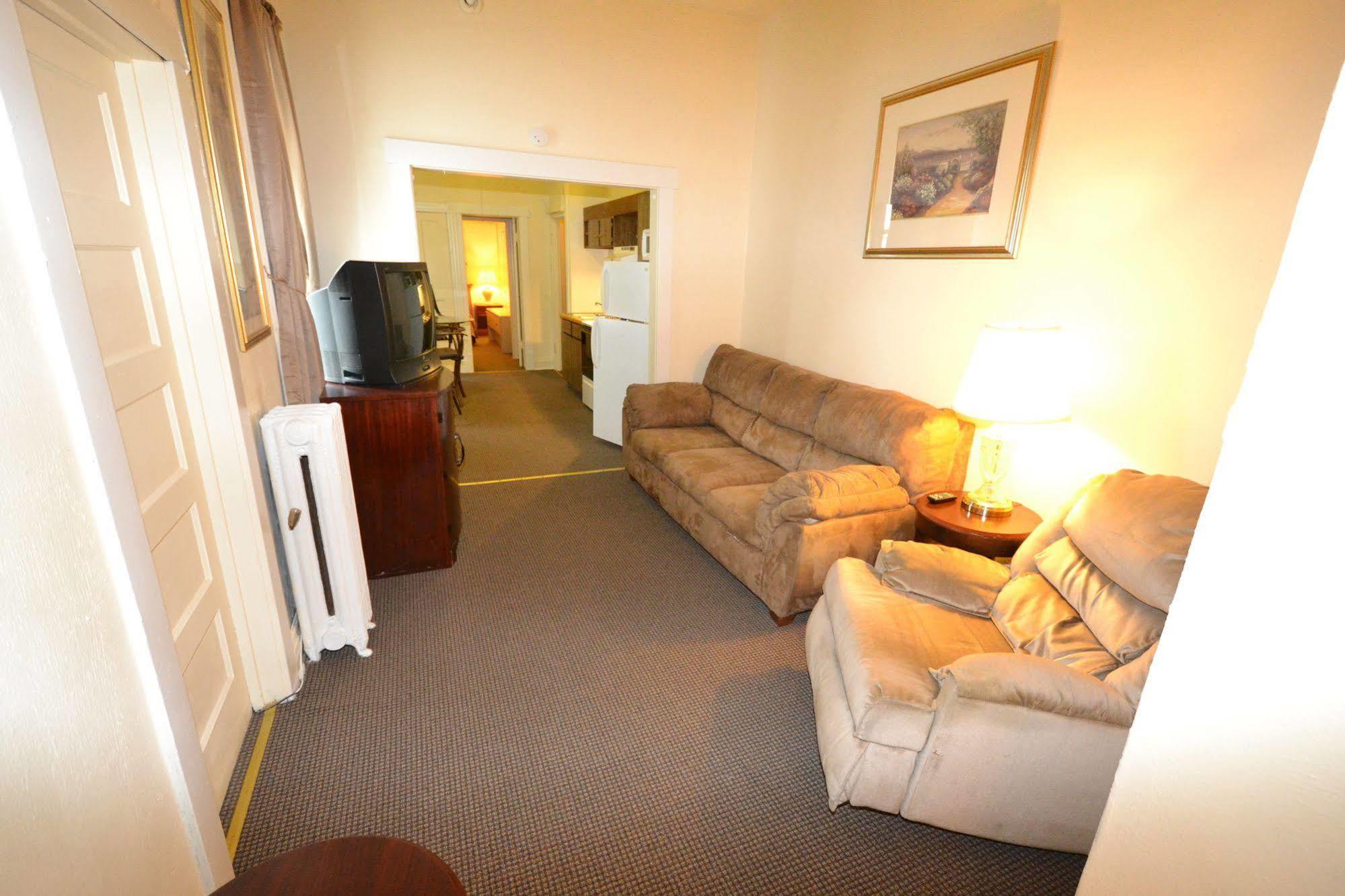 Perfect Stay Inn & Suites Blair Exterior photo