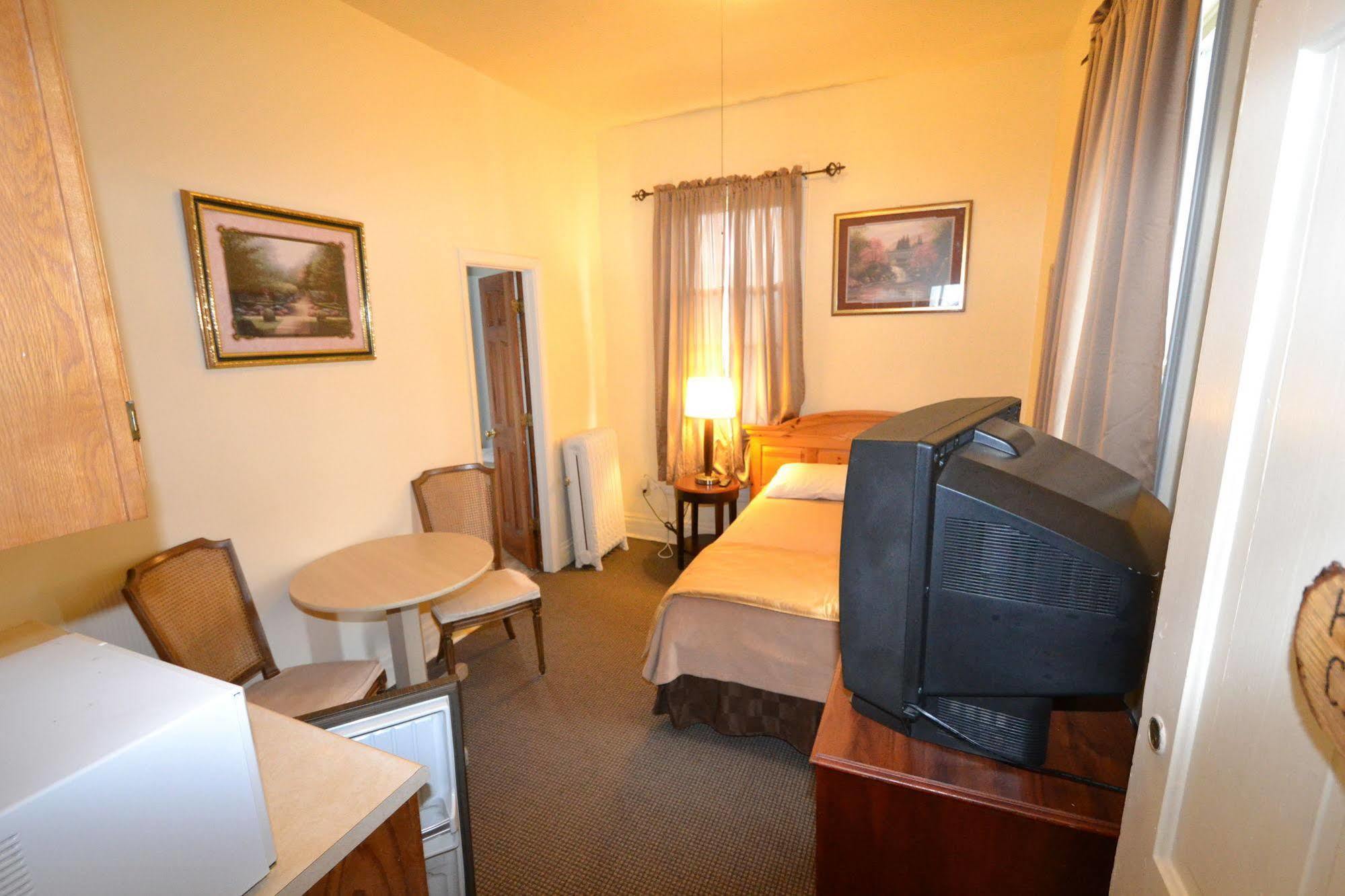 Perfect Stay Inn & Suites Blair Exterior photo
