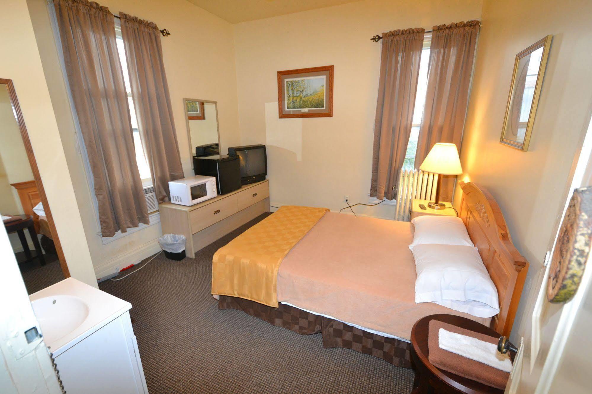 Perfect Stay Inn & Suites Blair Exterior photo