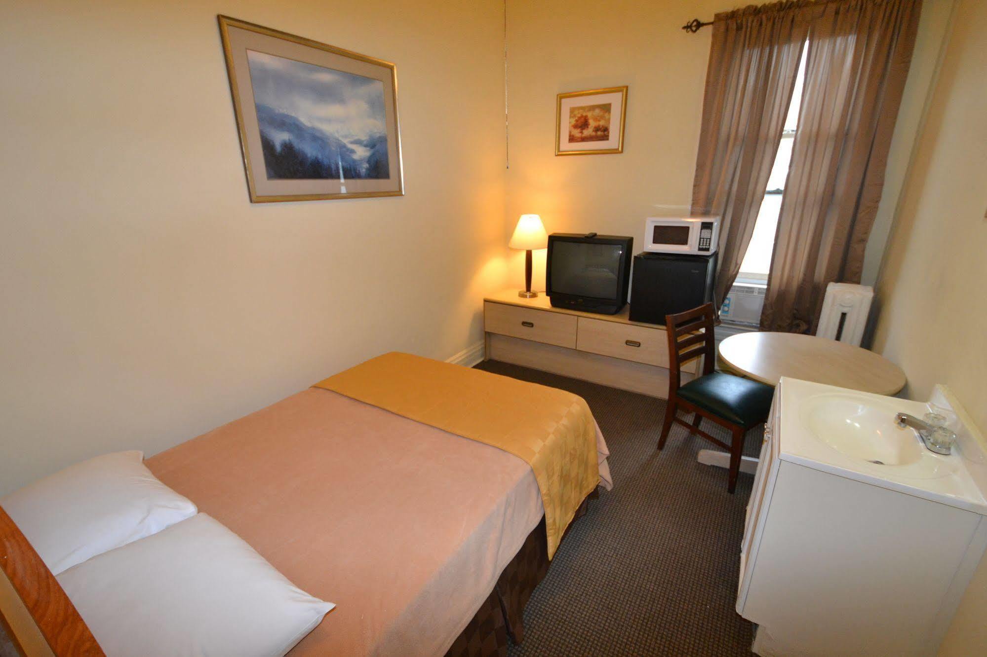 Perfect Stay Inn & Suites Blair Exterior photo