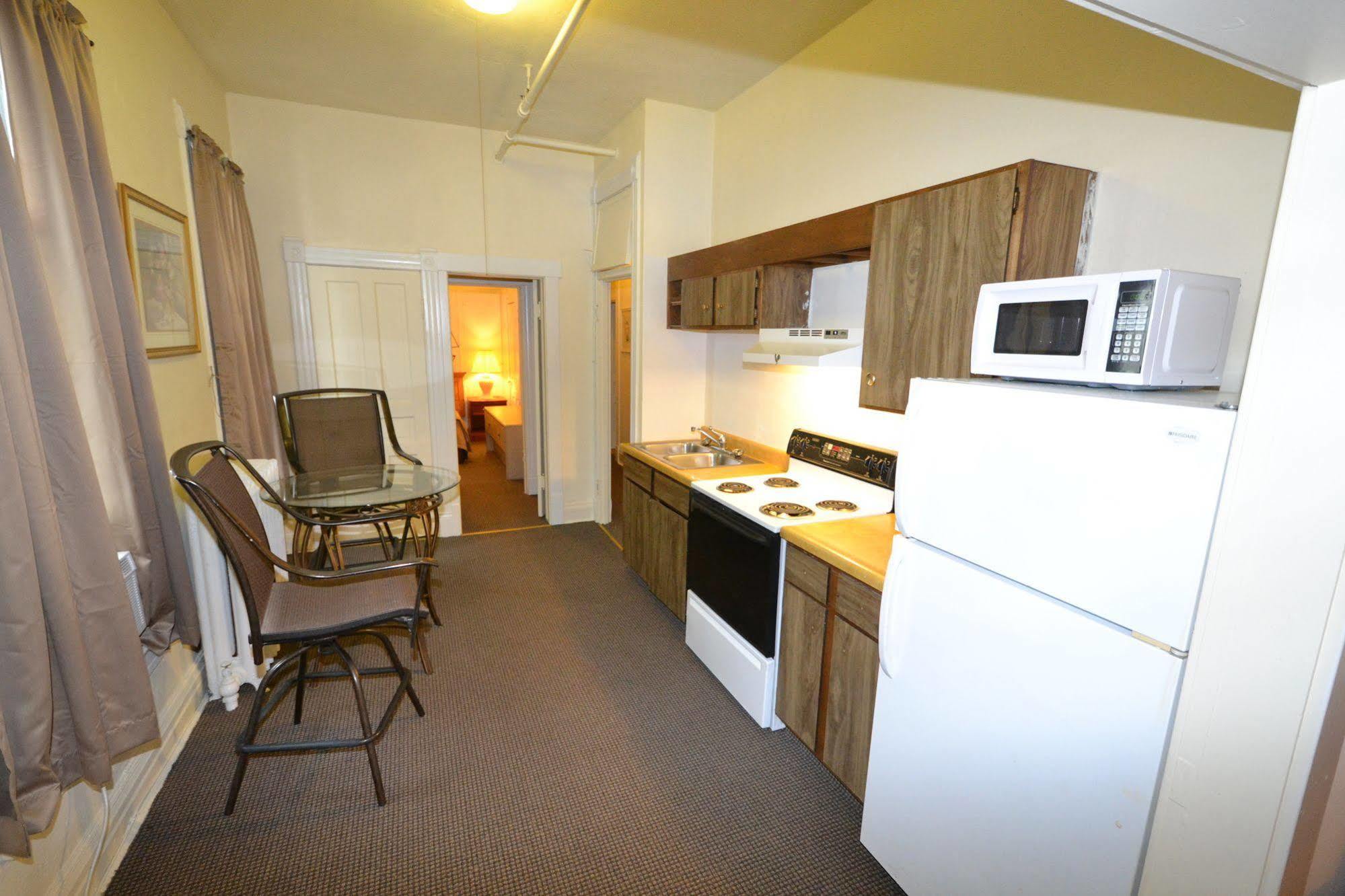Perfect Stay Inn & Suites Blair Exterior photo