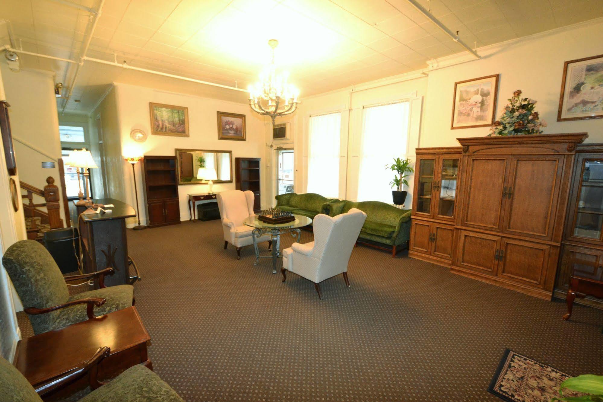 Perfect Stay Inn & Suites Blair Exterior photo
